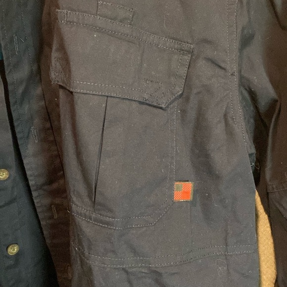 Woolrich navy blue button up shirt size extra large - Picture 5 of 5